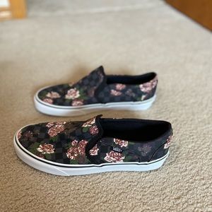 Women’s Vans size 10